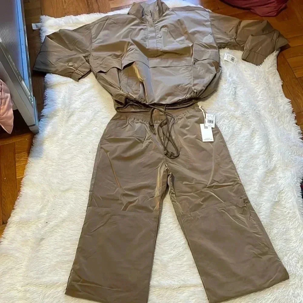 Good American set of pants and sweatshirt